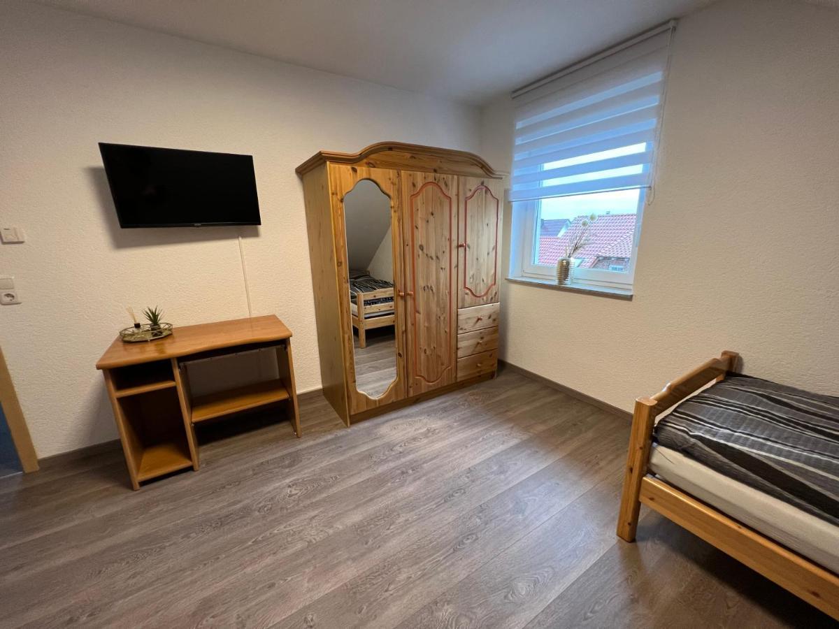 Ferienwohnung Loewen Wabern Bagian luar foto